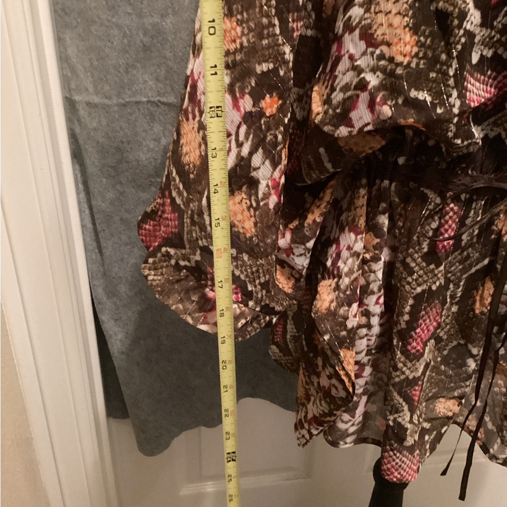 Lane Bryant Brown and Red Patterned Blouse. (C8) - Picture 5 of 6